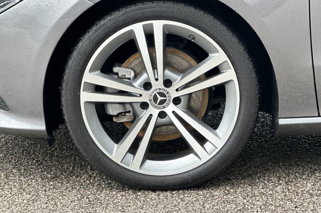 Used 2021 Mercedes-Benz CLA 250 image 27