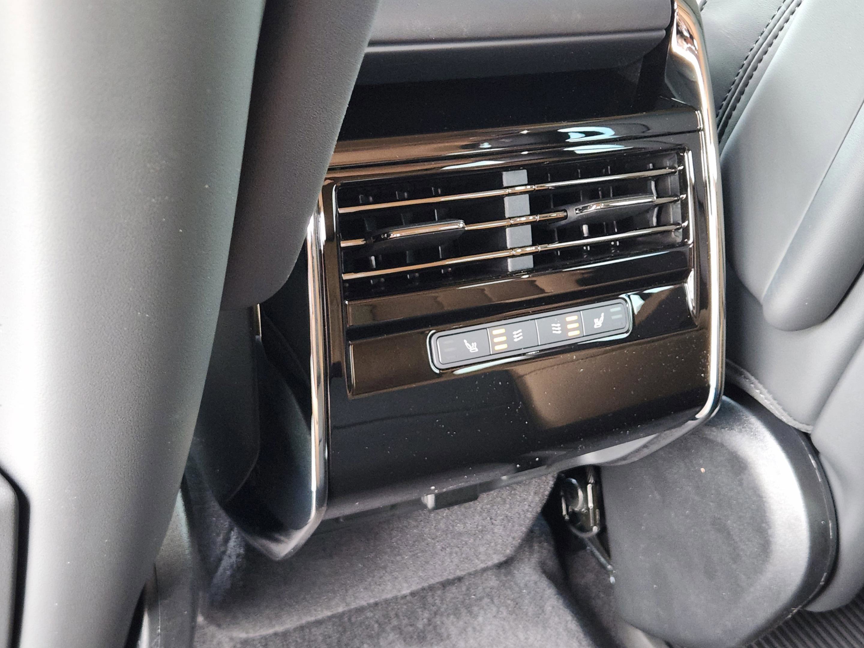 New 2026 Land Rover Range Rover Sport Dynamic SE image 27