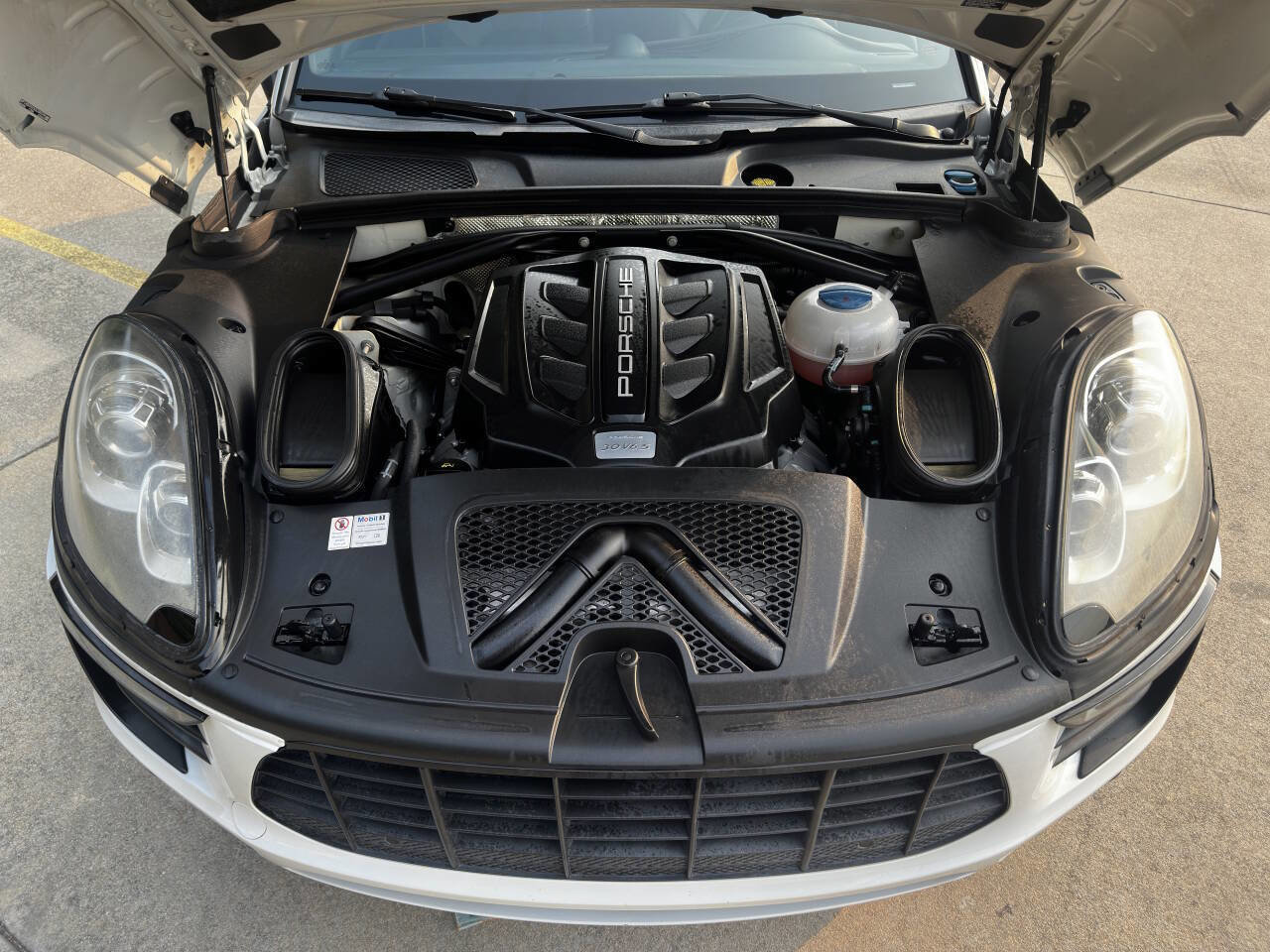 Used 2016 Porsche Macan S image 32