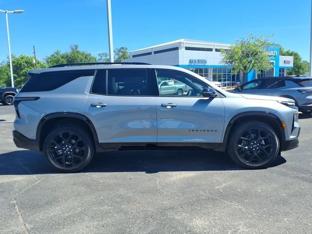 New 2026 Chevrolet Traverse RS w/ LPO, Floor Liner Package FWD image 4