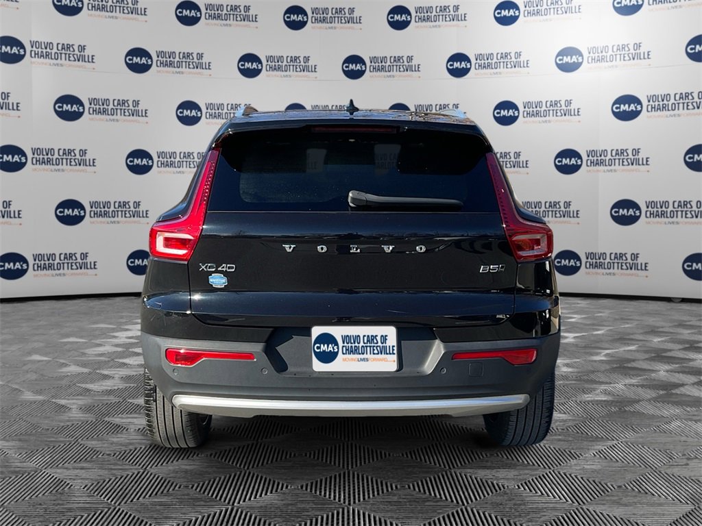 Certified 2023 Volvo XC40 B5 Plus w/ Driver Assist Package image 4