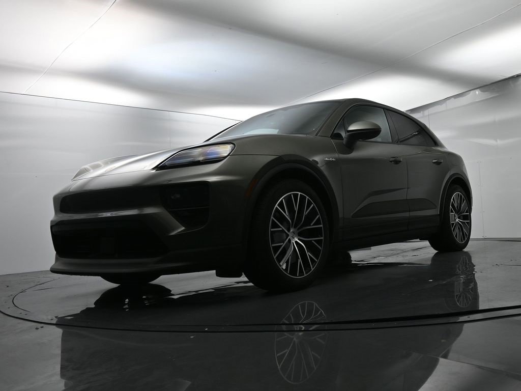 Used 2025 Porsche Macan Electric image 43