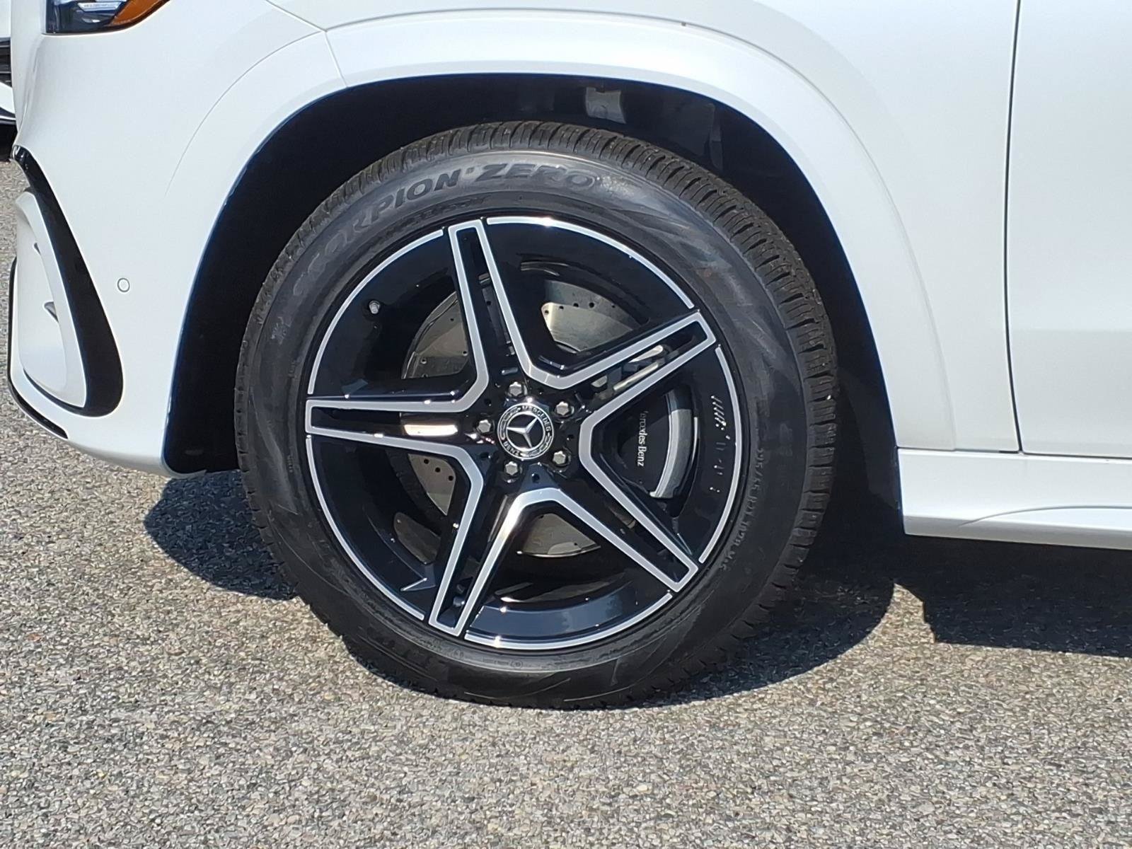 New 2026 Mercedes-Benz GLS 450 4MATIC image 10