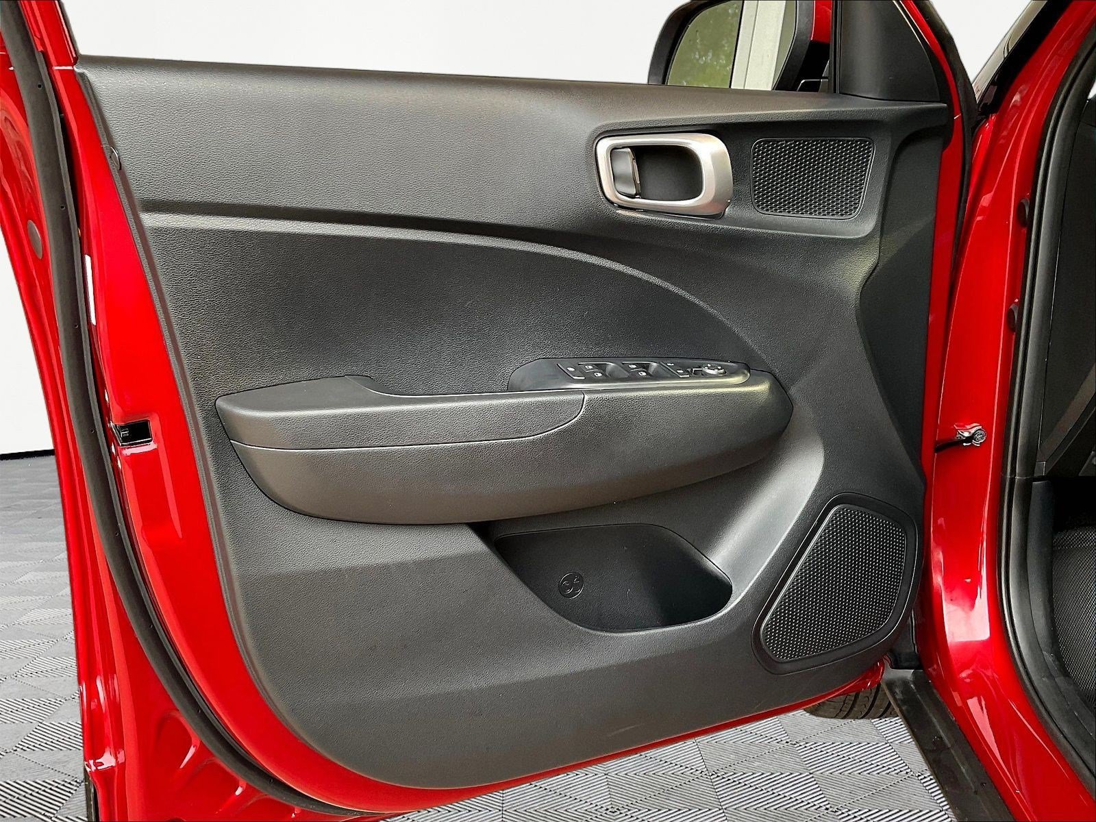 Used 2026 Hyundai Venue SEL FWD image 19
