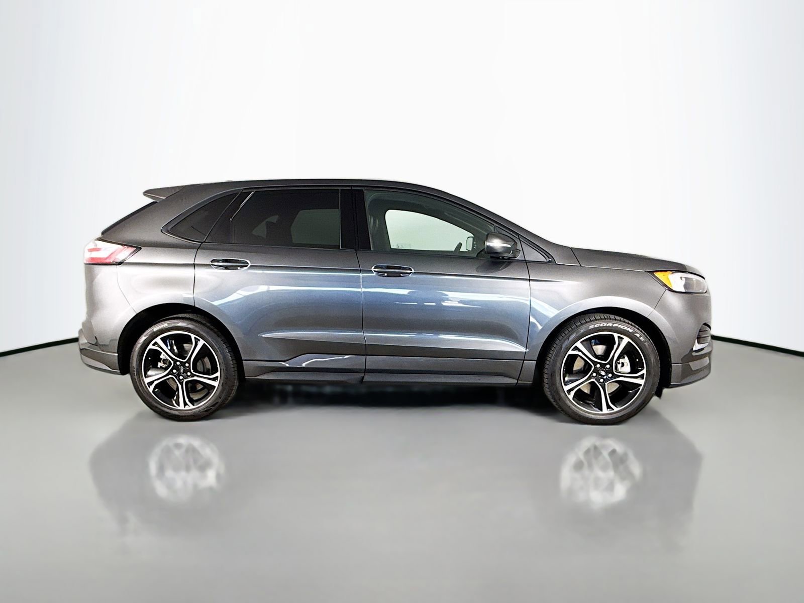 Used 2020 Ford Edge ST image 8