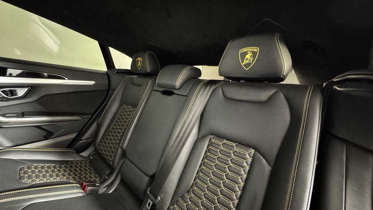 Used 2019 Lamborghini Urus AWD/4WD image 34