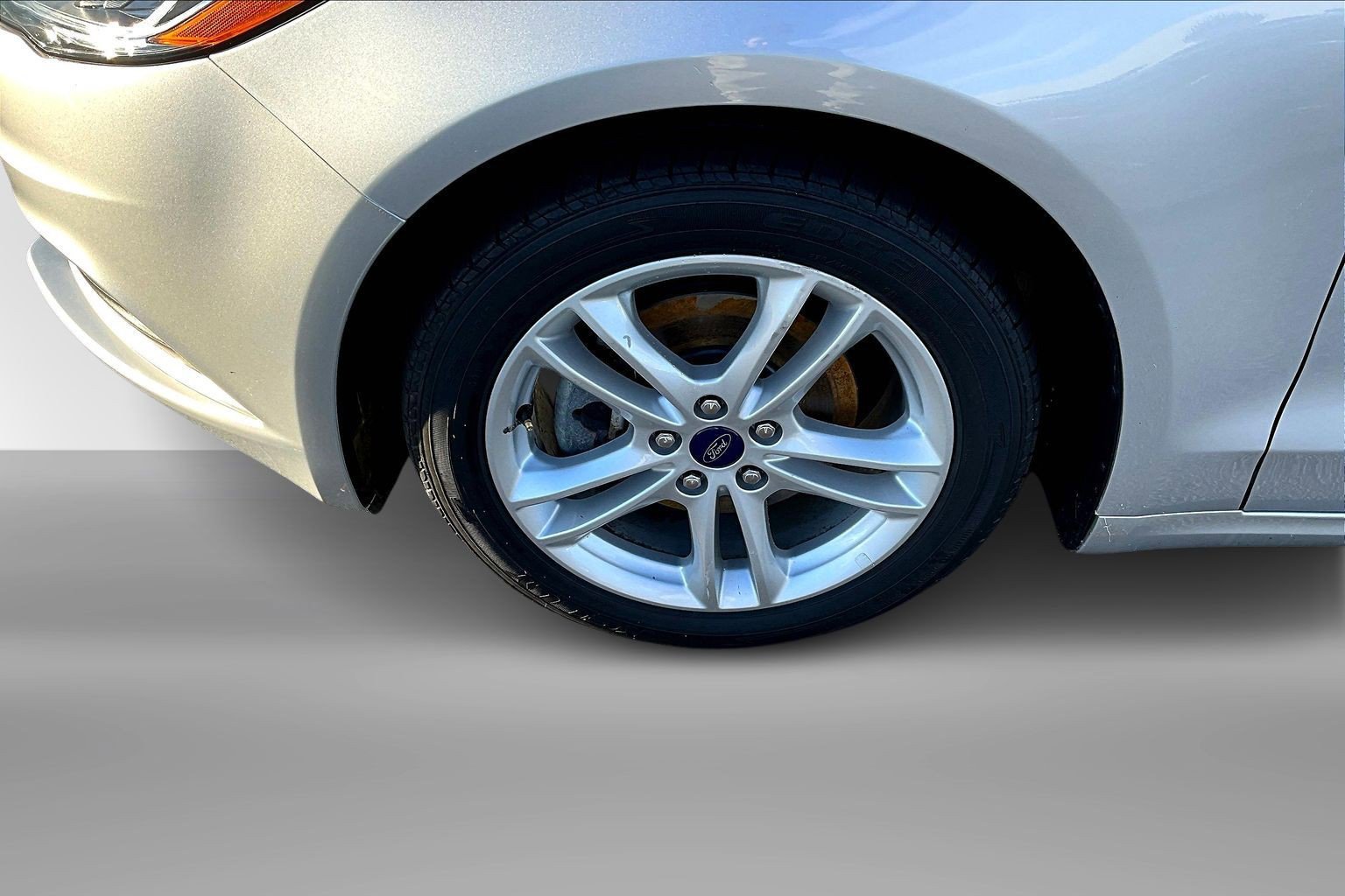 Used 2018 Ford Fusion S image 2