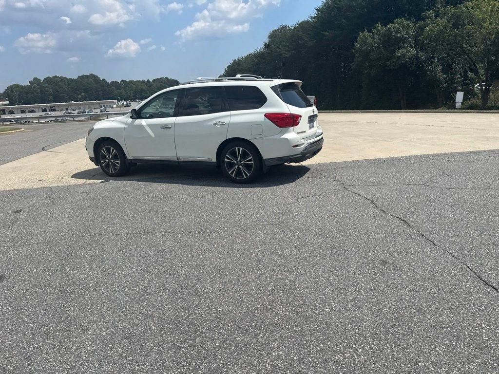 Used 2018 Nissan Pathfinder Platinum AWD/4WD image 13