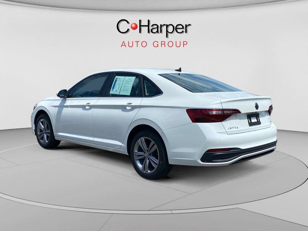 Used 2023 Volkswagen Jetta SE FWD image 5