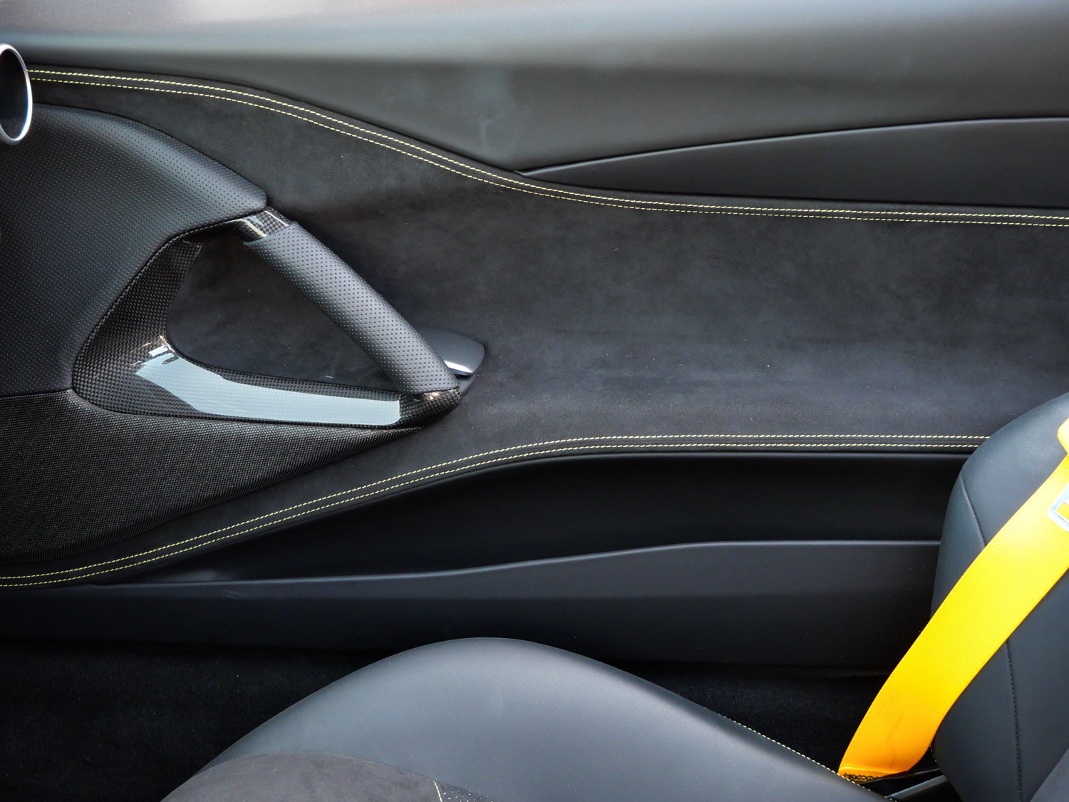 Used 2023 Ferrari 812 GTS RWD image 21