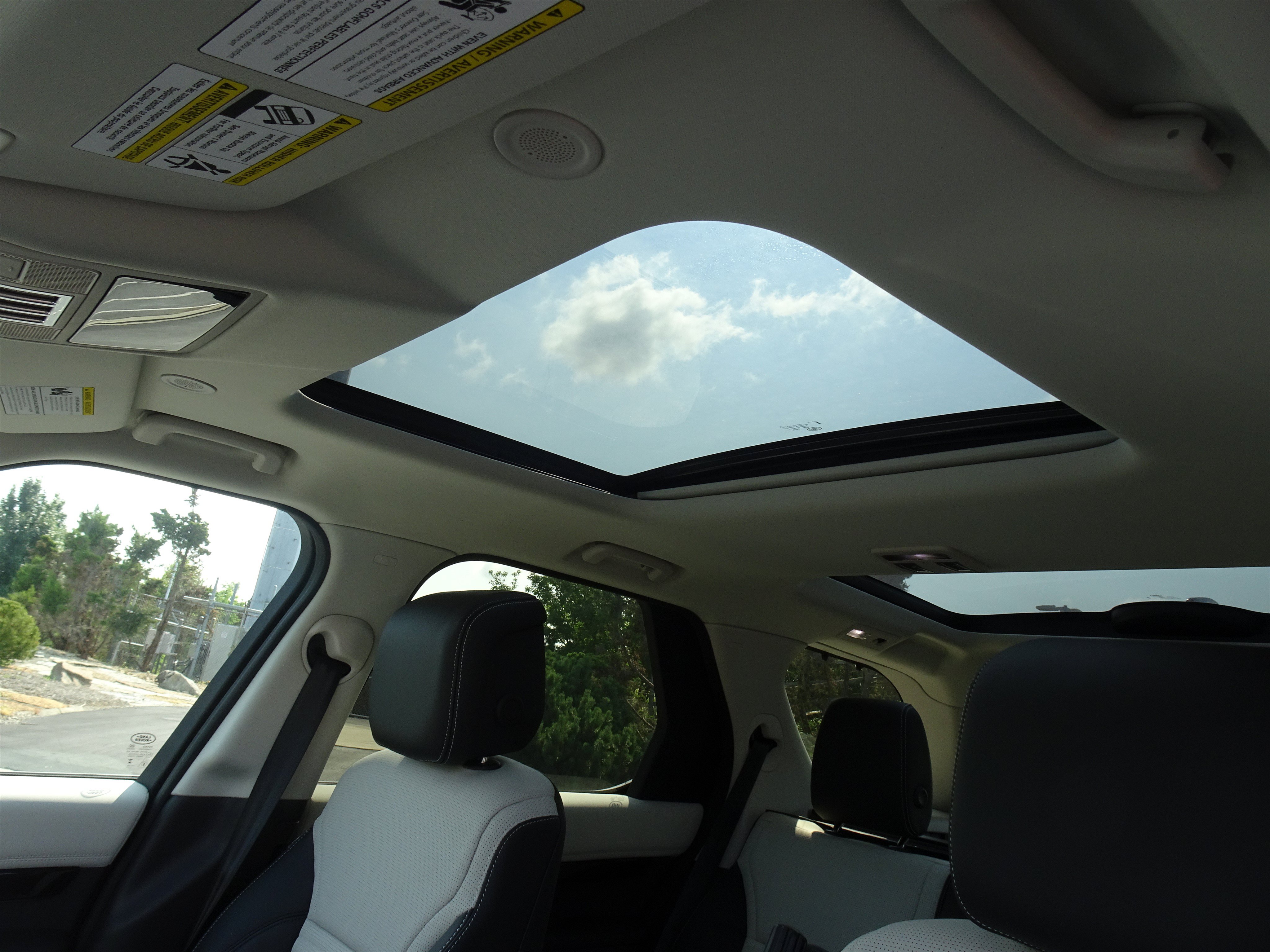New 2026 Land Rover Discovery S AWD/4WD image 5