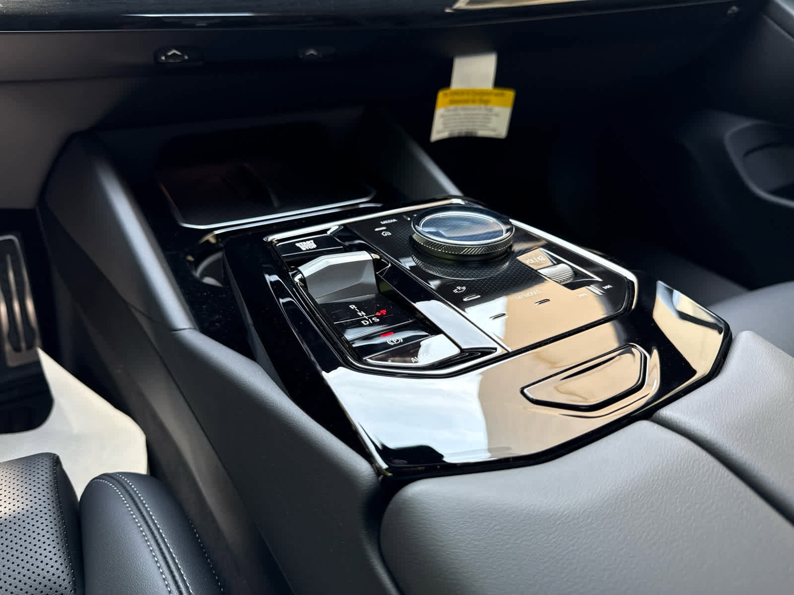 Used 2026 BMW 530i xDrive w/ M Sport Package image 9