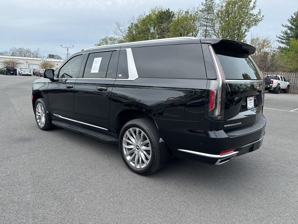 Used 2023 Cadillac Escalade ESV Premium Luxury image 5