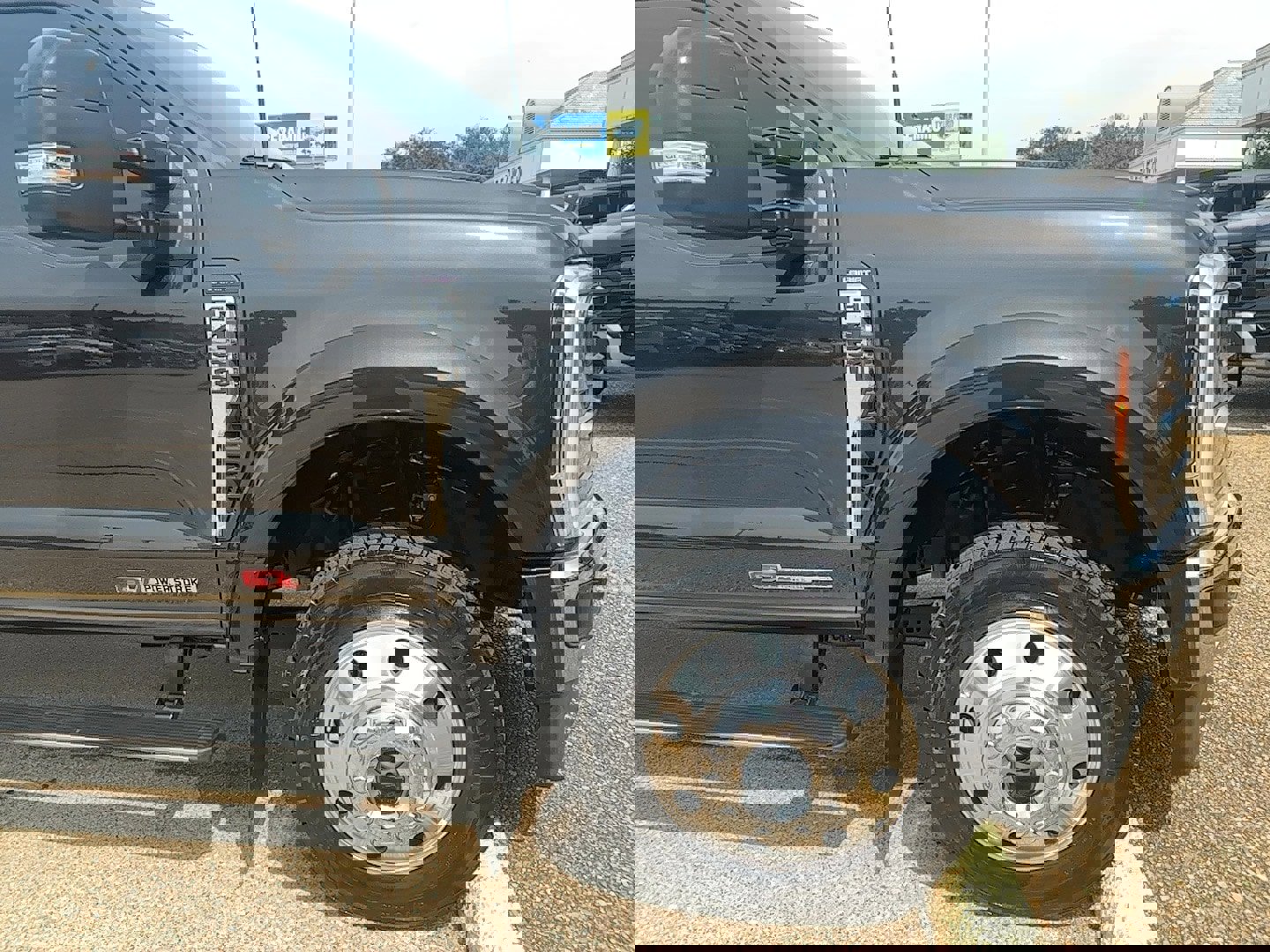 Used 2025 Ford F450 Lariat w/ Lariat Ultimate Package image 9