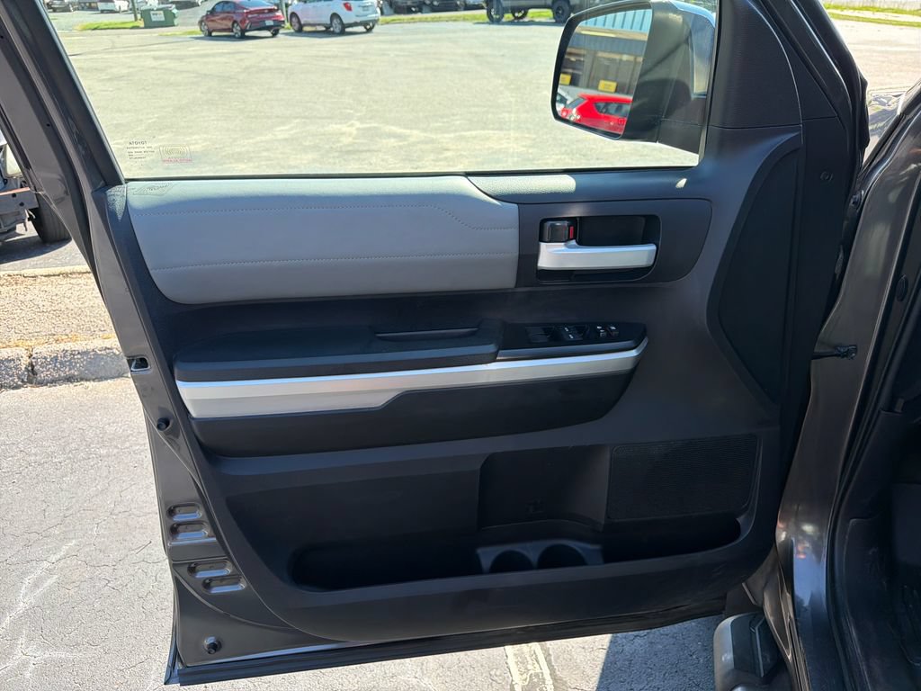 Used 2016 Toyota Tundra Limited w/ Tundra Package #1 AWD/4WD image 27