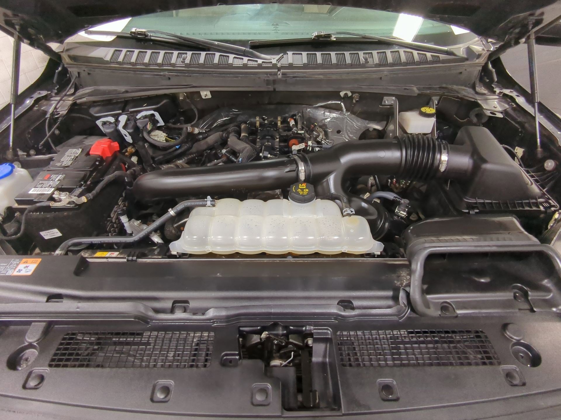 Used 2024 Ford Expedition XLT image 22