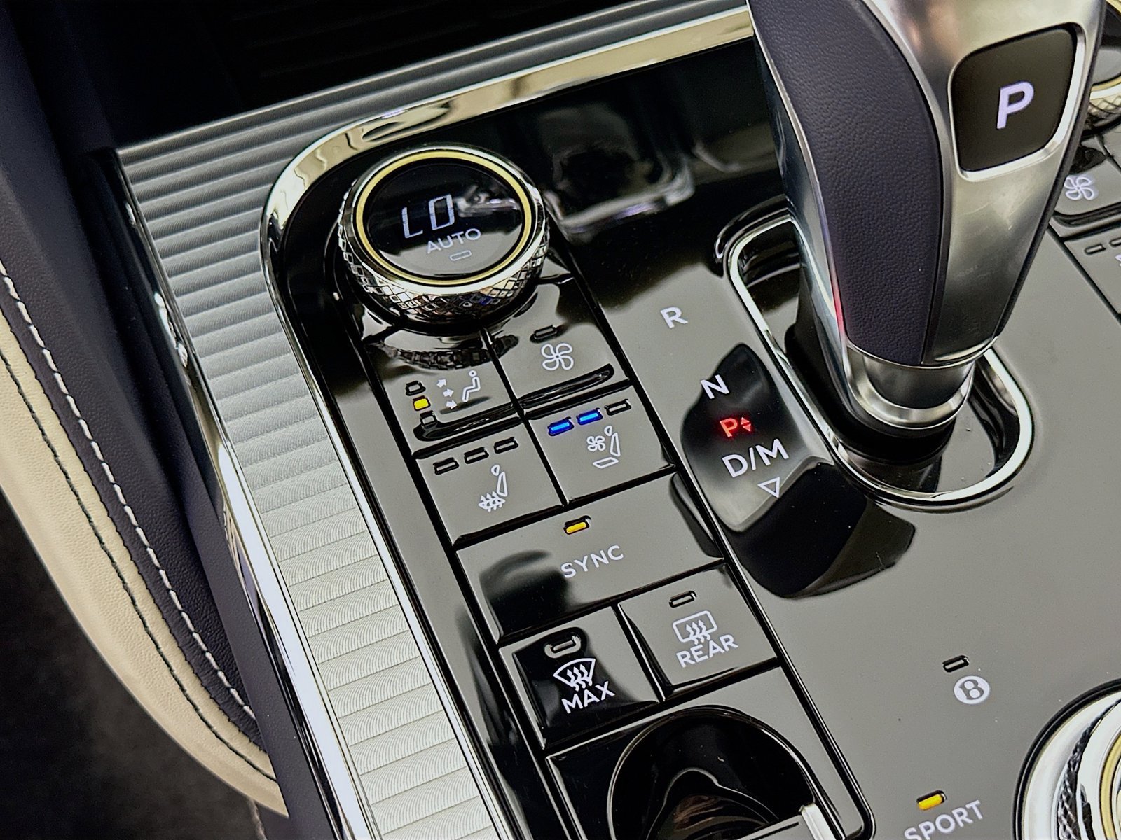 New 2026 Bentley Flying Spur V8 AWD/4WD image 29