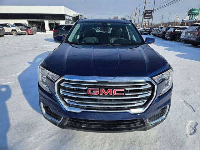 Used 2022 GMC Terrain SLT w/ LPO, Floor Liner Package image 2