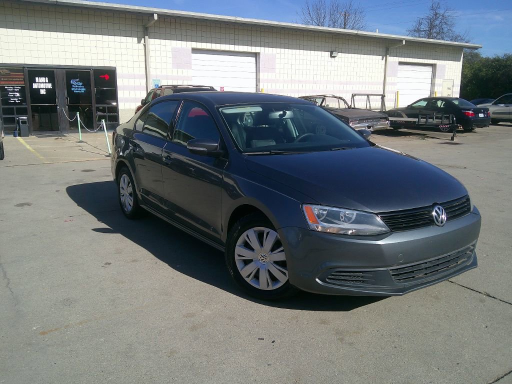 Used 2012 Volkswagen Jetta SE image 3