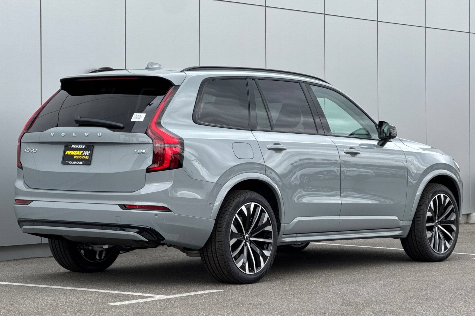 New 2026 Volvo XC90 T8 Ultra w/ Protection Package AWD/4WD image 5