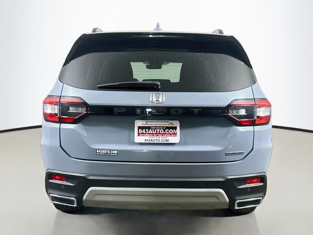 Used 2024 Honda Pilot Touring image 6