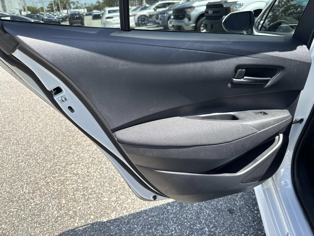 Used 2023 Toyota Corolla LE FWD image 12
