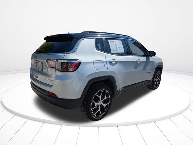 Used 2024 Jeep Compass Limited image 4