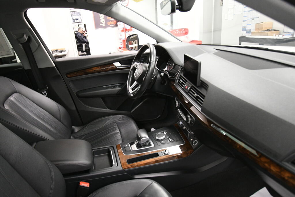 Used 2018 Audi Q5 2.0T Premium w/ Convenience Package AWD/4WD image 29