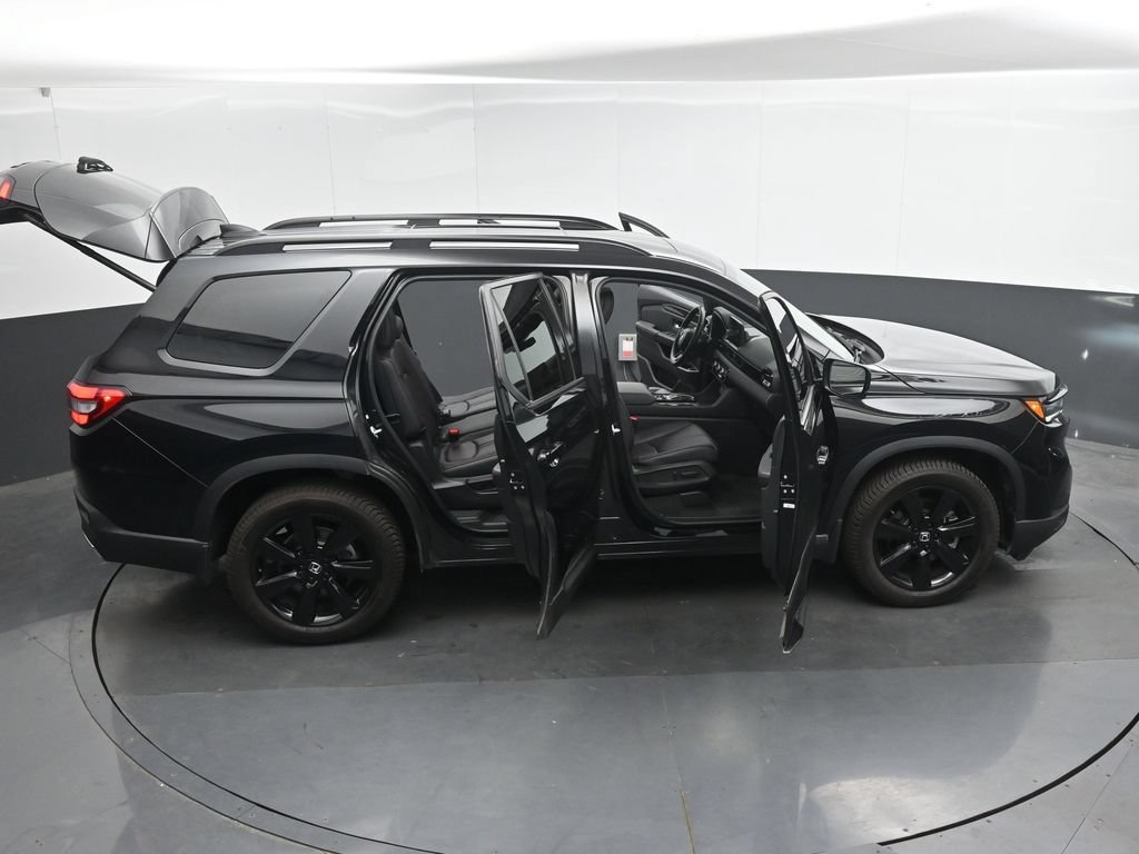 Used 2025 Honda Pilot Black Edition image 51