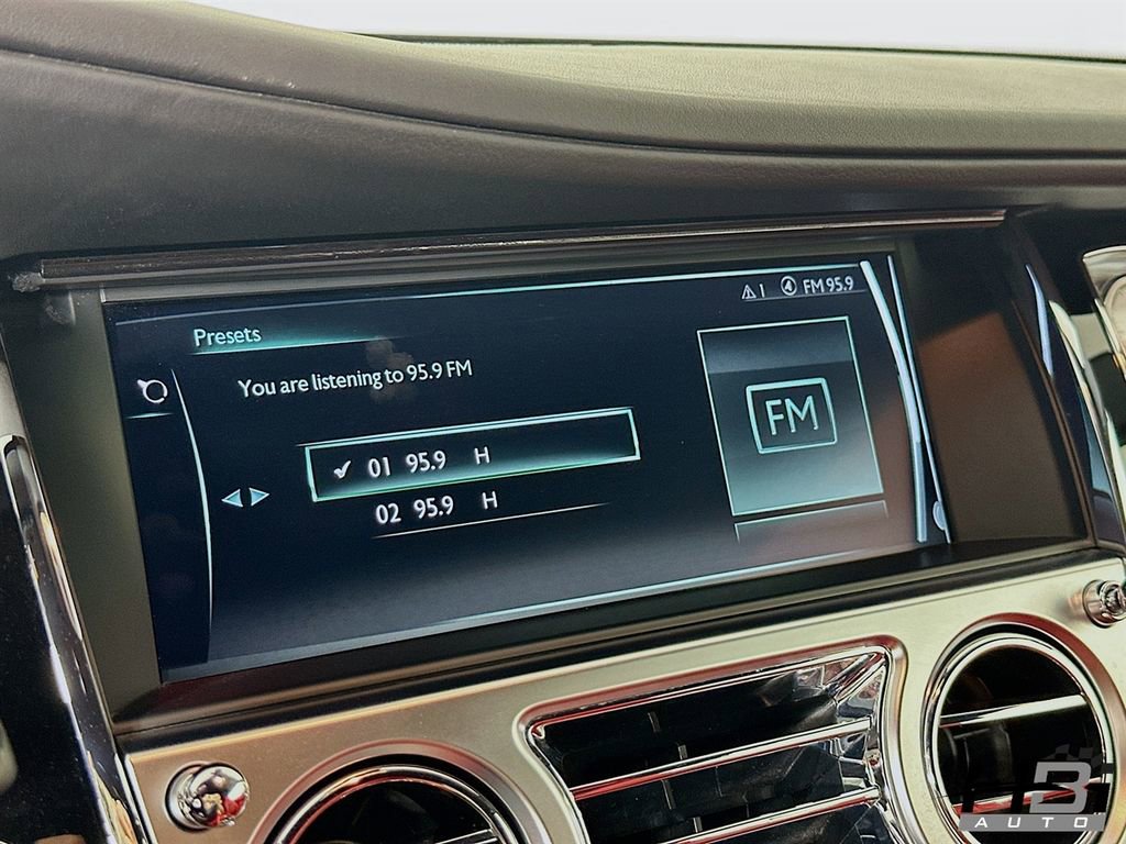 Used 2018 Rolls-Royce Dawn RWD image 12