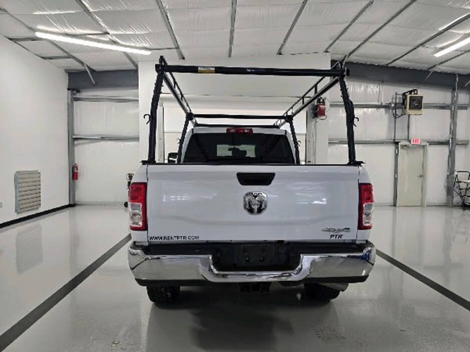Used 2024 RAM 2500 Tradesman w/ Chrome Appearance Group AWD/4WD image 6