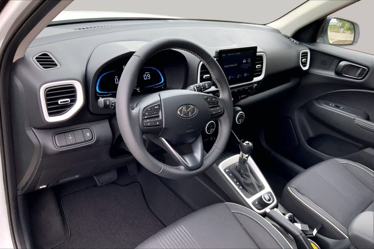 New 2026 Hyundai Venue SEL FWD image 9