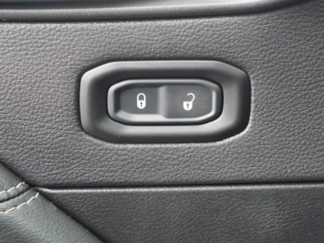 Used 2021 Jeep Wrangler Unlimited Sahara w/ Cold Weather Group AWD/4WD image 45