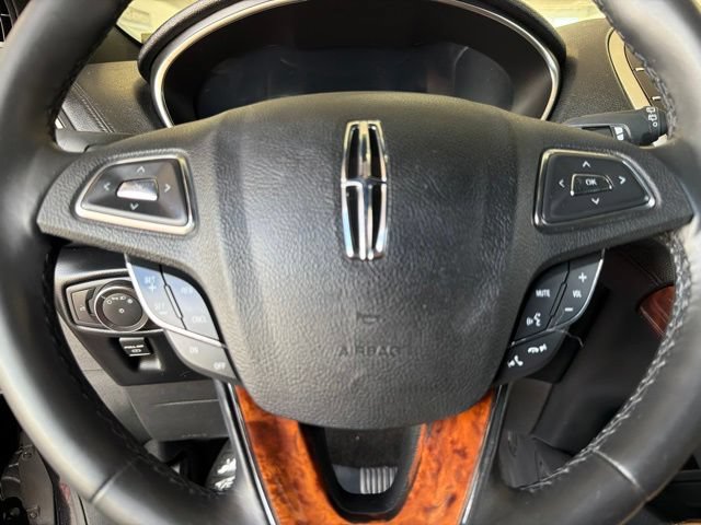 Used 2018 Lincoln MKX Reserve w/ Cargo Utility Package FWD image 22