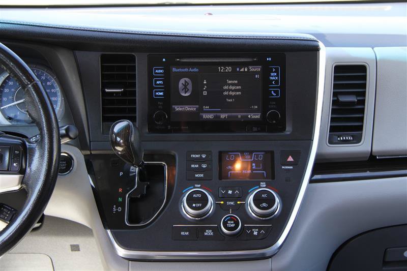Used 2017 Toyota Sienna XLE Premium AWD/4WD image 31