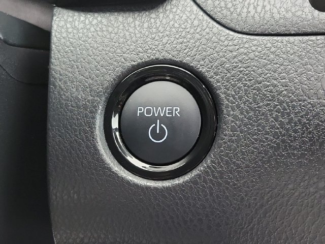 Used 2025 Toyota Camry SE w/ Convenience Package FWD image 30