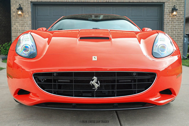 Used 2012 Ferrari California RWD image 16