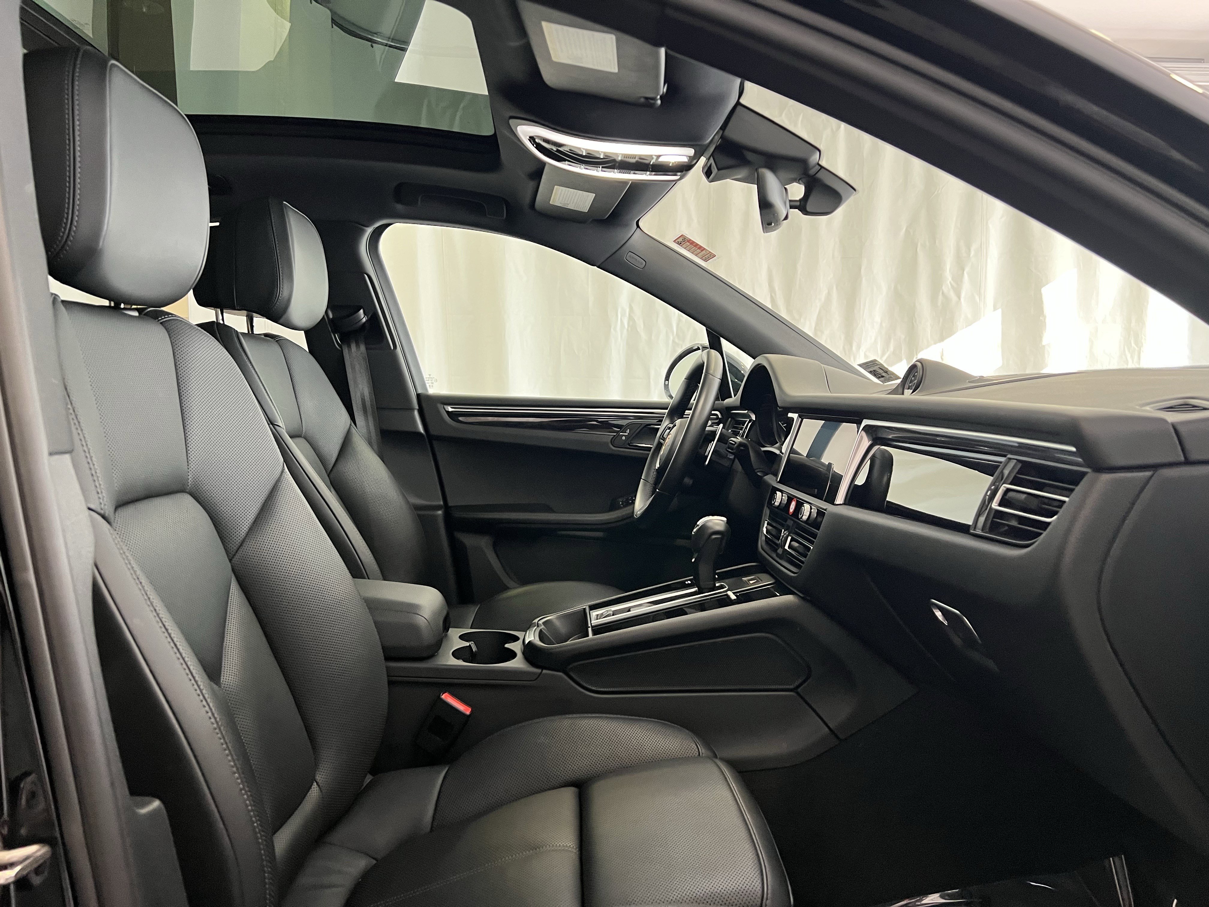 Certified 2023 Porsche Macan S image 16