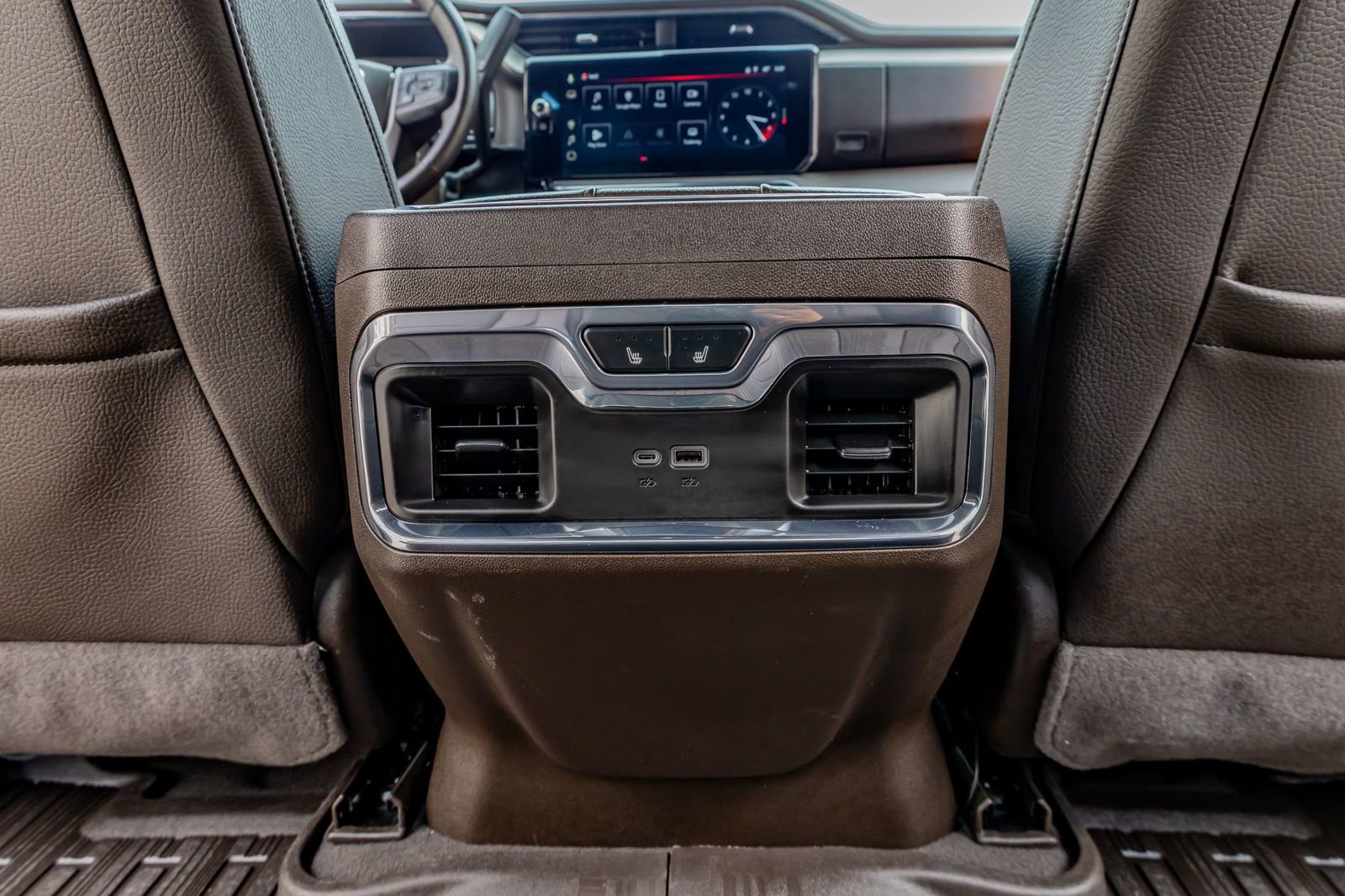 Used 2024 GMC Sierra 3500 Denali w/ Denali Reserve Package AWD/4WD image 32