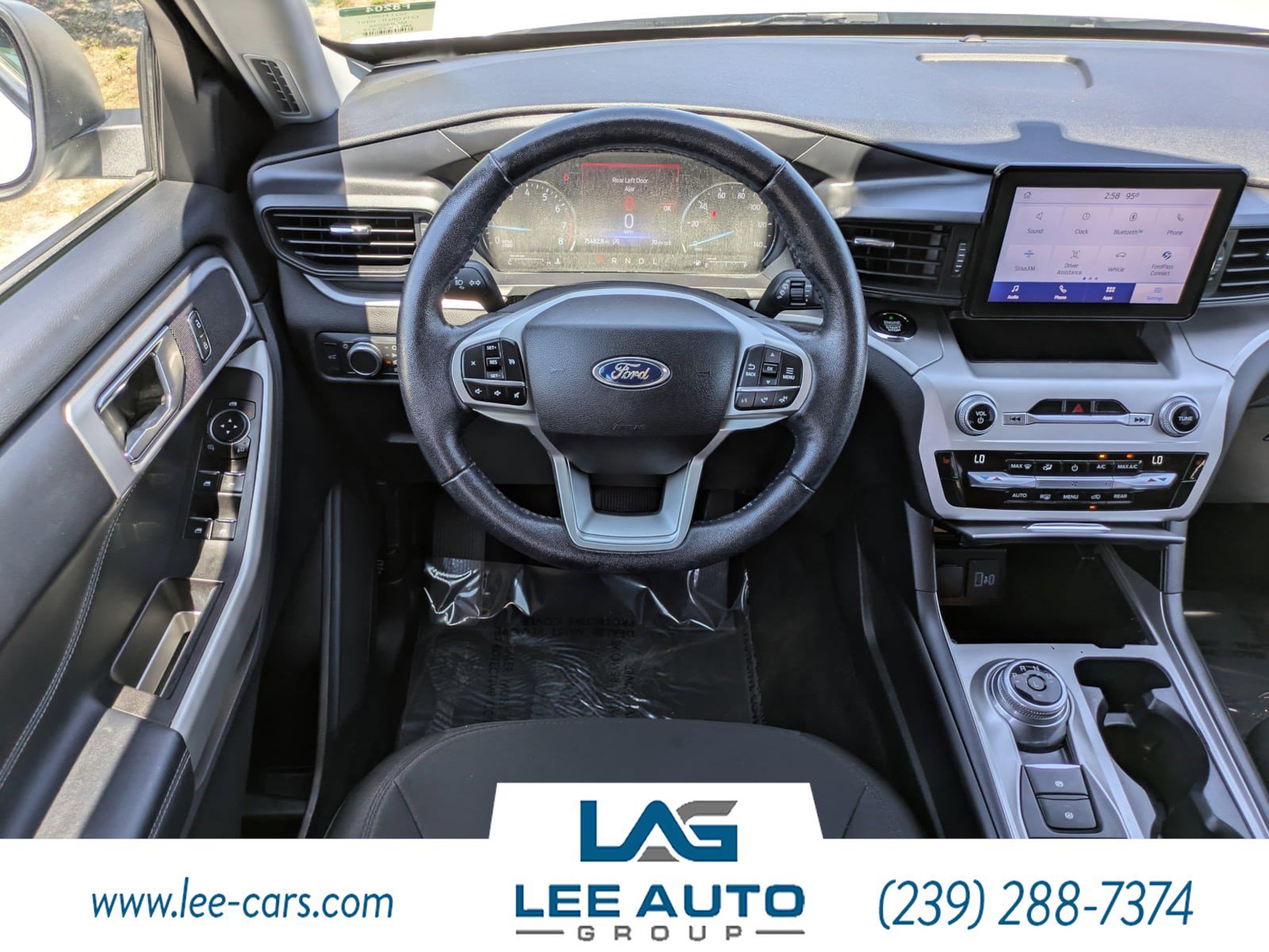 Used 2021 Ford Explorer XLT AWD/4WD image 14