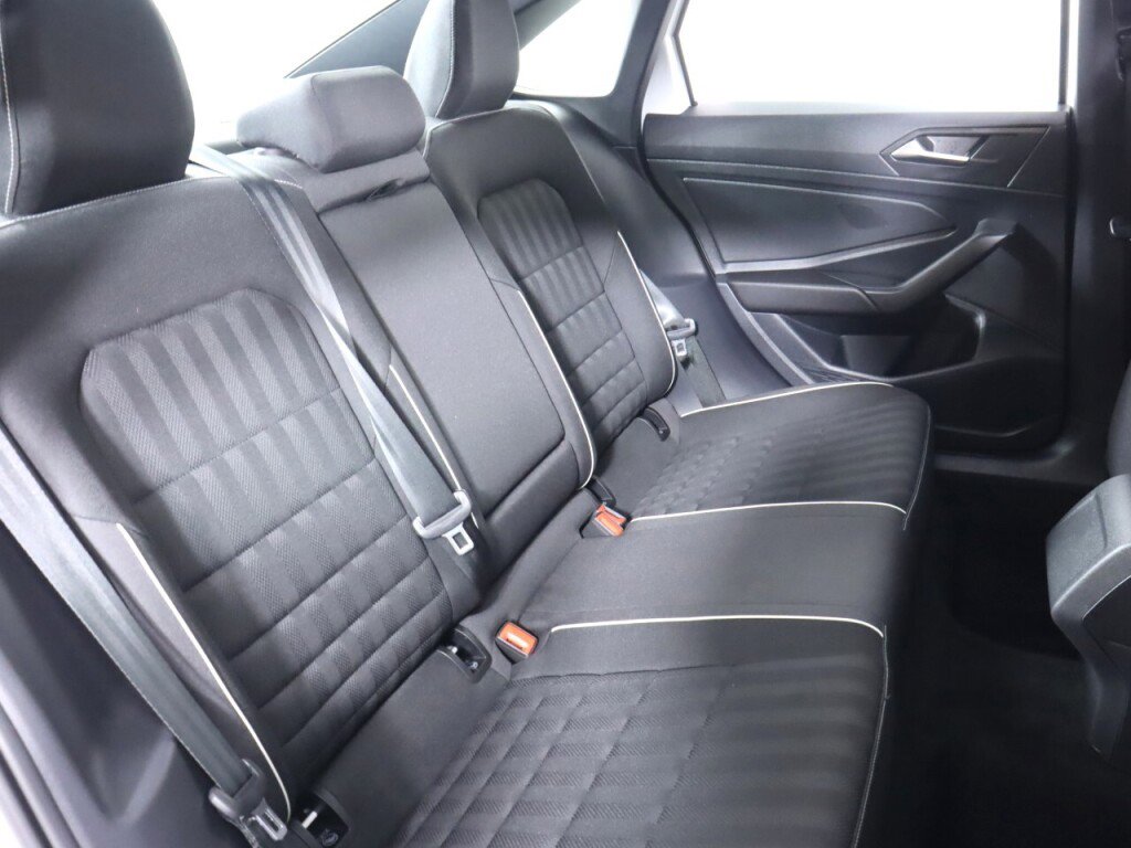 Used 2023 Volkswagen Jetta Sport image 32