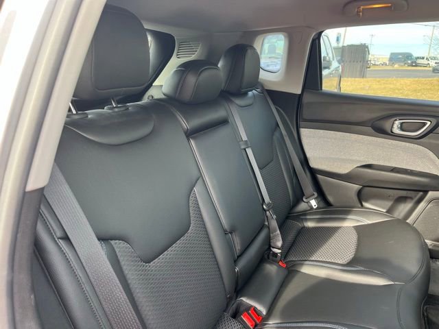 Used 2022 Jeep Compass Latitude image 25