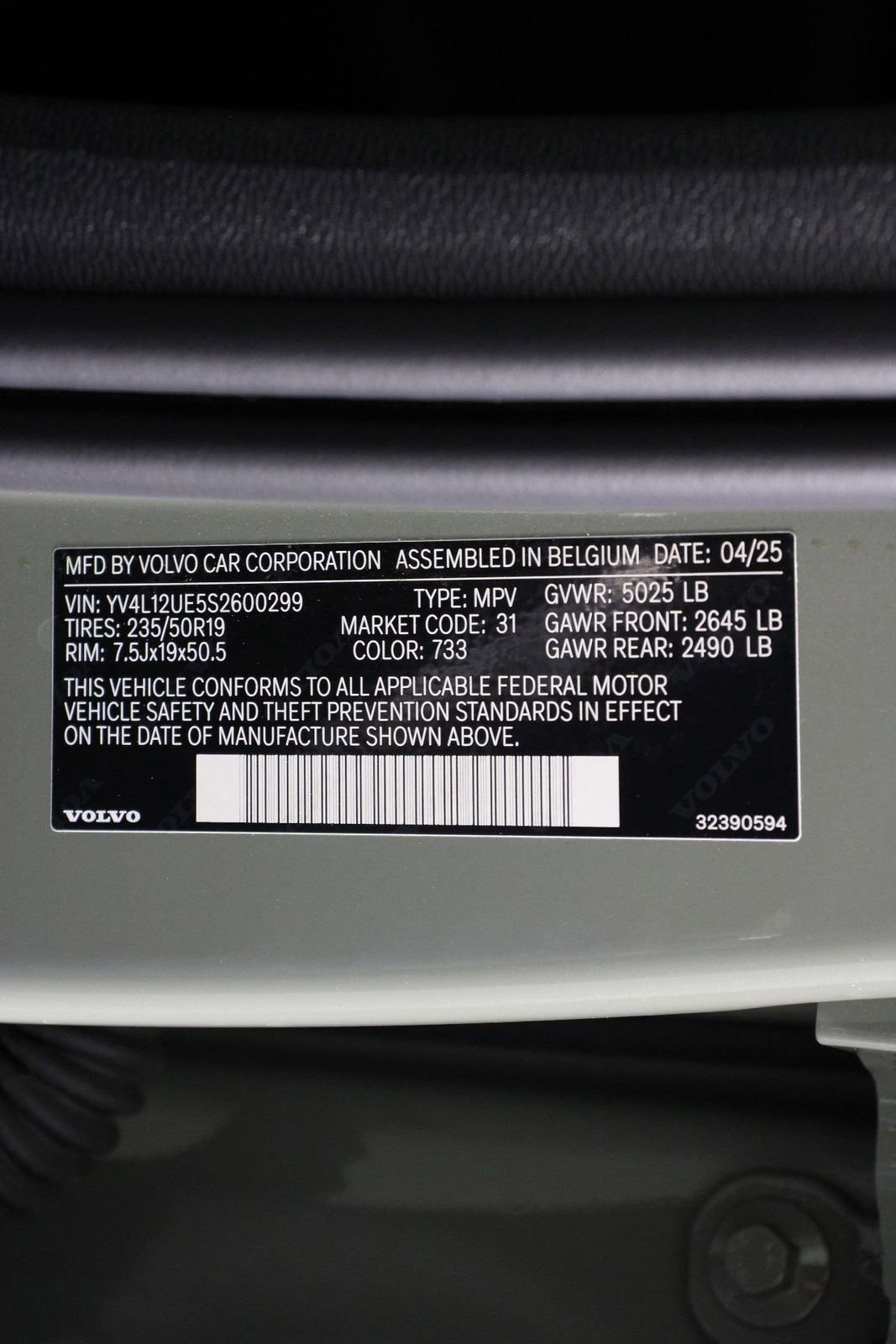 Certified 2025 Volvo XC40 B5 Plus image 16