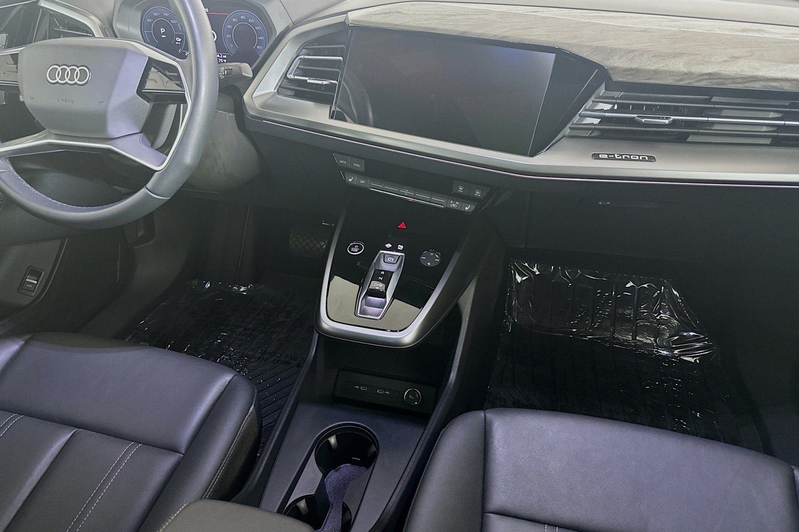 Used 2023 Audi Q4 e-tron Premium Plus w/ Premium Plus AWD/4WD image 6
