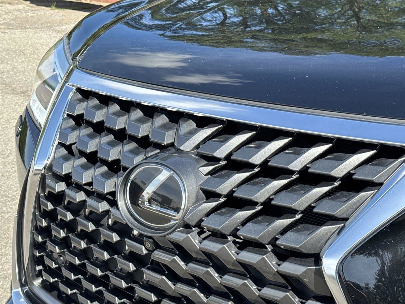 Used 2022 Lexus GX 460 Luxury w/ Sport Design Package AWD/4WD image 10