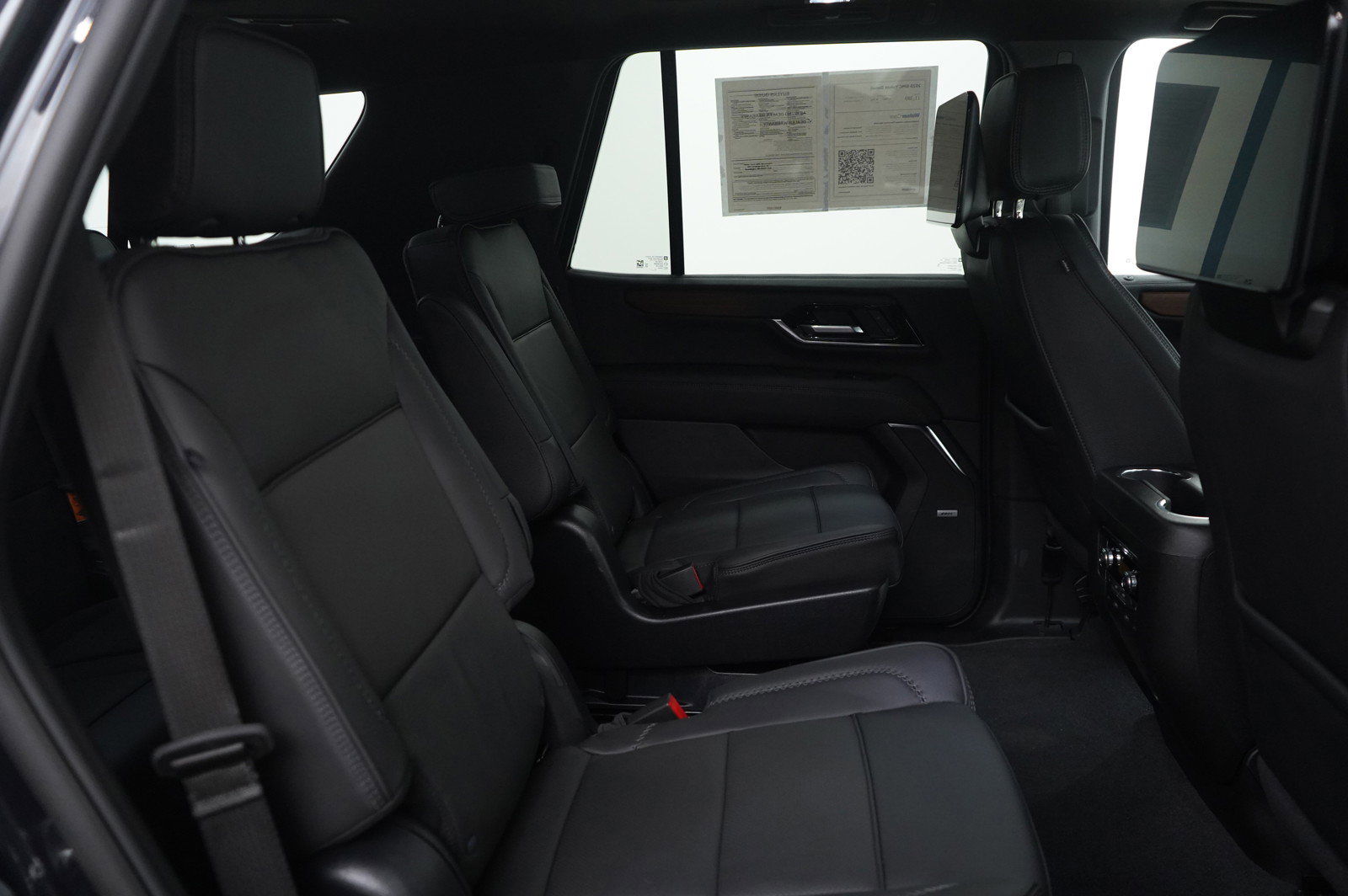 Used 2025 GMC Yukon Denali w/ Denali Reserve Package image 13