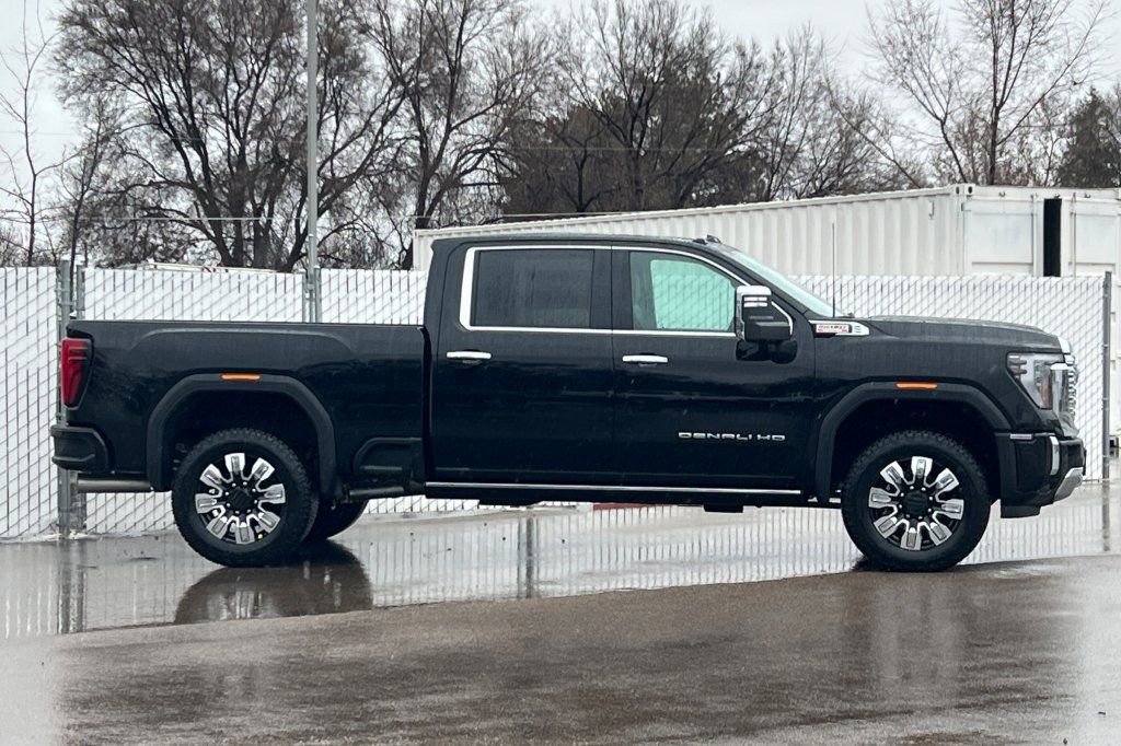 New 2026 GMC Sierra 2500 Denali w/ Technology Package image 3