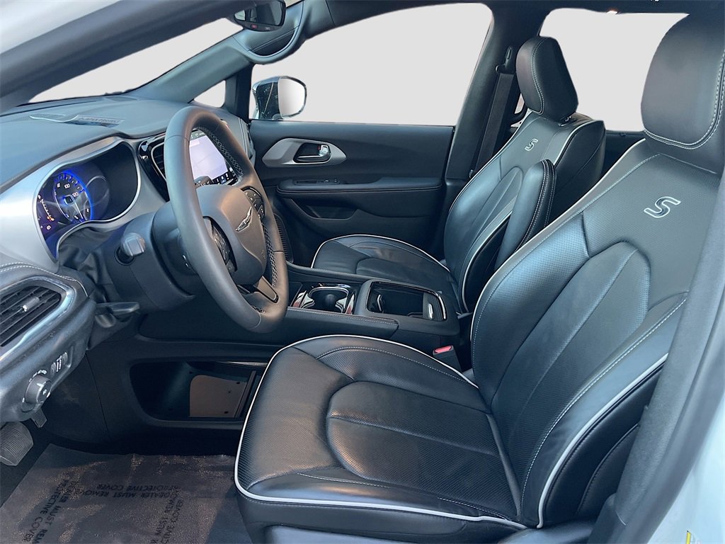 Used 2025 Chrysler Pacifica Limited image 22