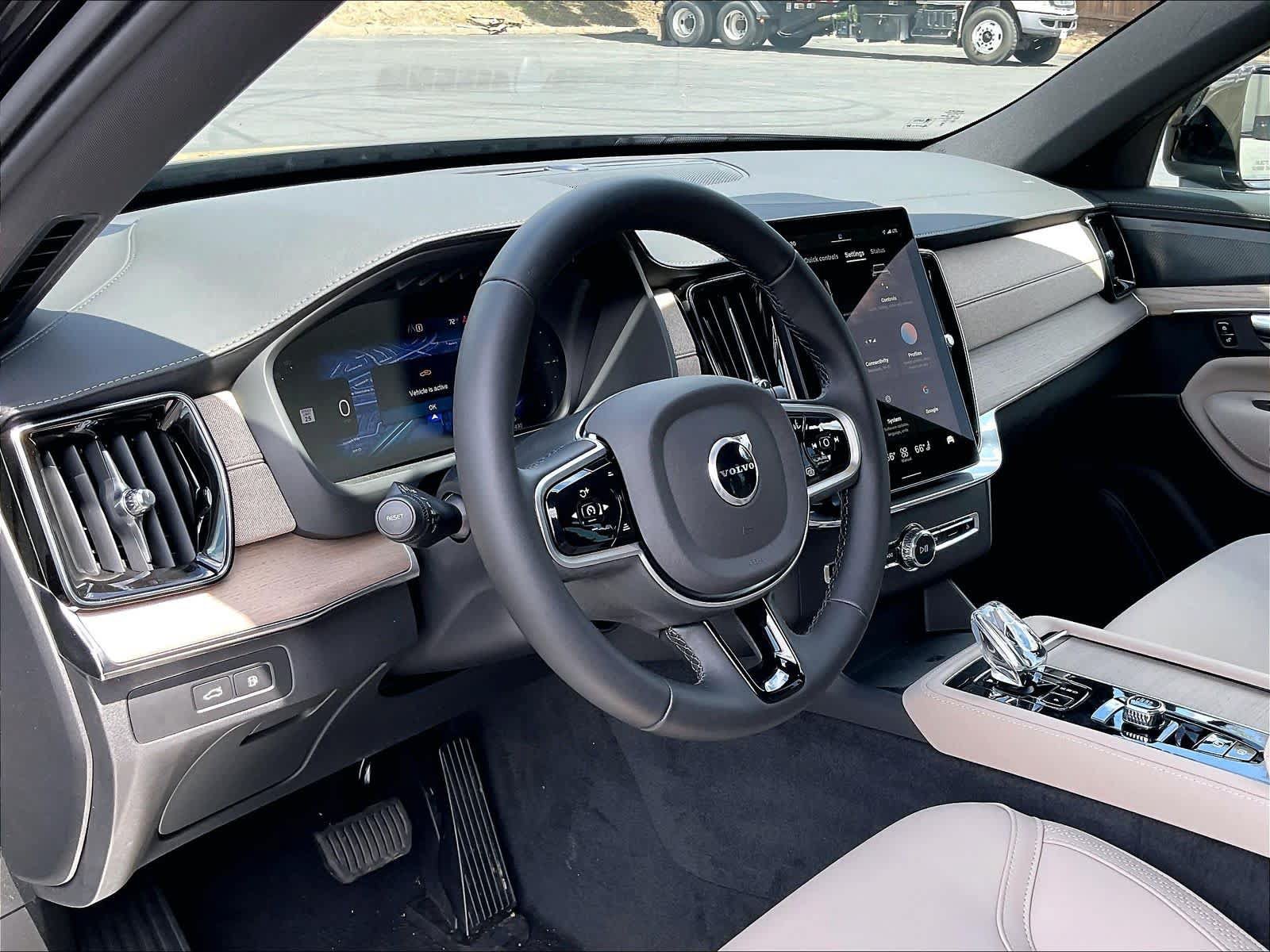 New 2026 Volvo XC90 T8 Plus w/ Protection Package AWD/4WD image 8
