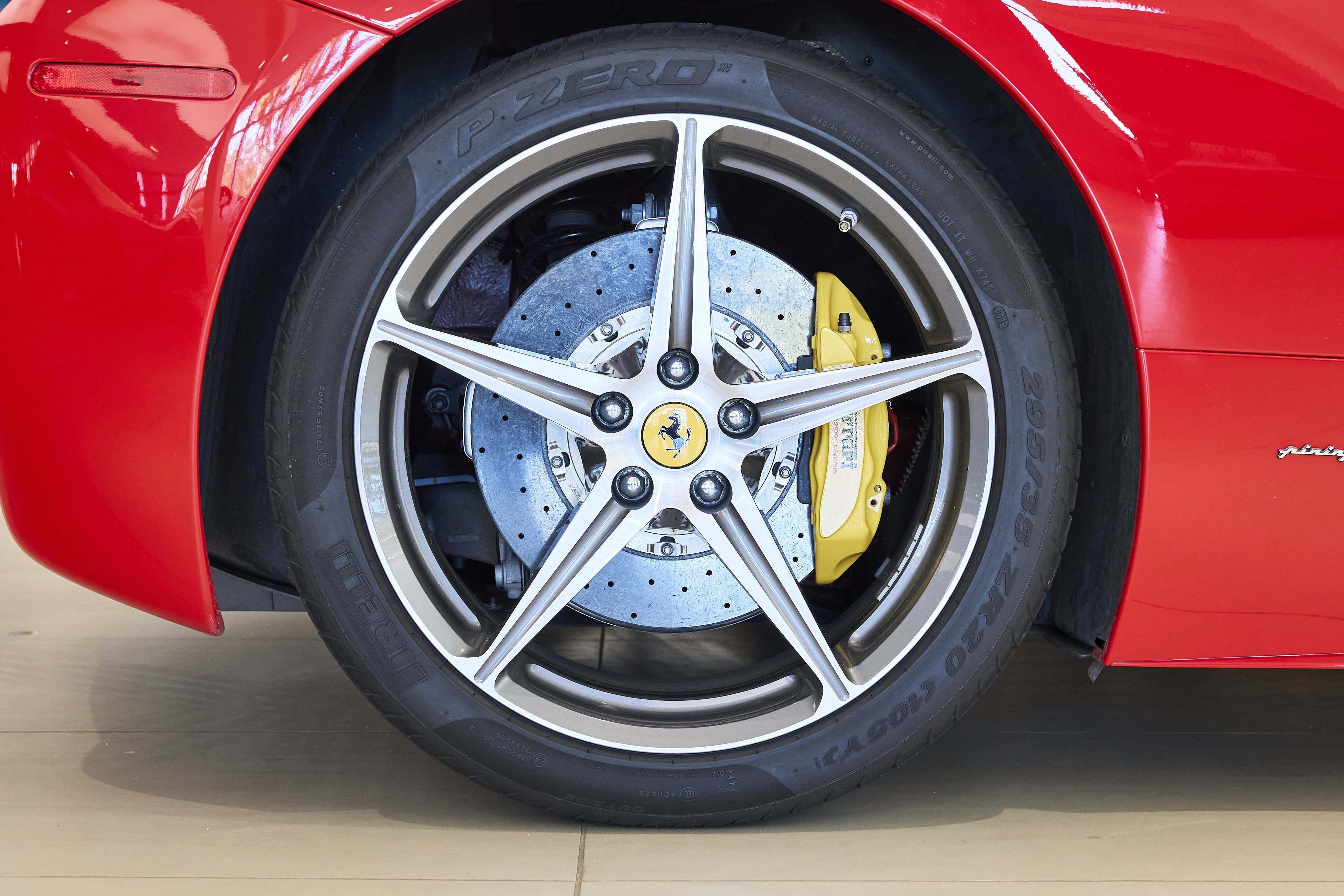 Used 2014 Ferrari 458 Spider image 37